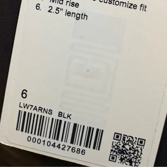 NWT Lululemon On the Fly MR Short2.5' Woven Black Size 6